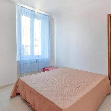 1 Bedroom Stunning In Apartamento *